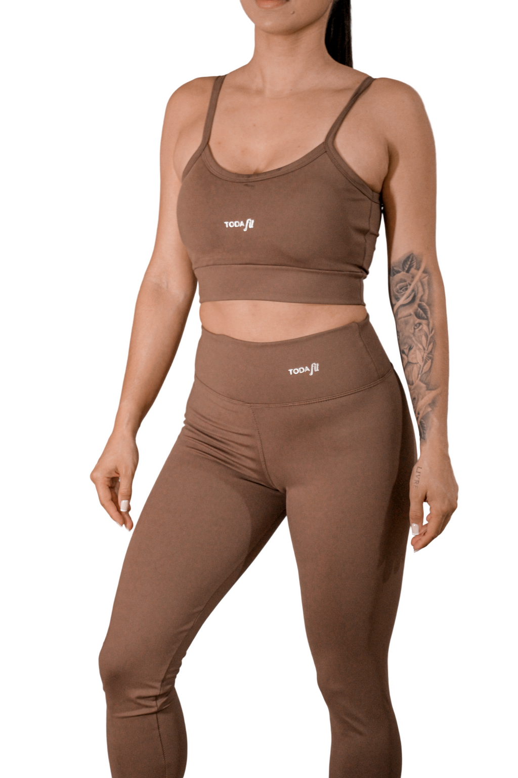 Legging básica chocolate TodaFit vista de frente, mostrando modelagem e compressão.